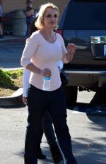 BRITNEY SPEARS Out and About in Thousand Oaks 2710