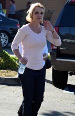 BRITNEY SPEARS Out and About in Thousand Oaks 2710