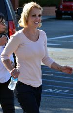 BRITNEY SPEARS Out and About in Thousand Oaks 2710