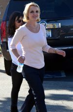 BRITNEY SPEARS Out and About in Thousand Oaks 2710
