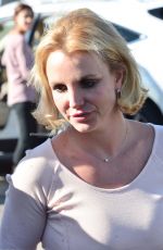 BRITNEY SPEARS Out and About in Thousand Oaks 2710