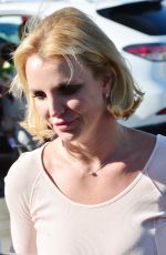 BRITNEY SPEARS Out and About in Thousand Oaks 2710