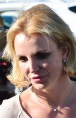 BRITNEY SPEARS Out and About in Thousand Oaks 2710