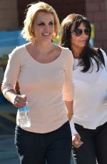 BRITNEY SPEARS Out and About in Thousand Oaks 2710
