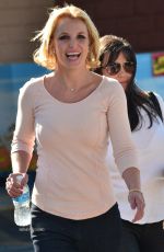 BRITNEY SPEARS Out and About in Thousand Oaks 2710