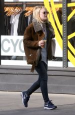 DAKOTA FANNING Out and About in New York 2010