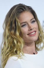 DOUTZEN KROES at Elle’s Women in Hollywood Awards in Los Angeles