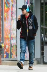 ELLE PAGE Out and About in New York 0110