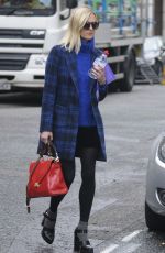 FEARNE COTTON Out and About in London 0810