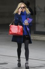 FEARNE COTTON Out and About in London 0810