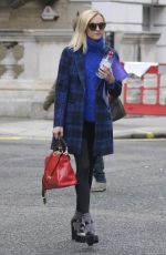 FEARNE COTTON Out and About in London 0810