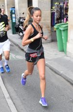 JAMIE CHUNG Running in the Nike 10km Paris Centre Marathon
