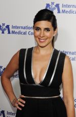 JAMIE-LYNN SIGLER at International Medical Corps Annual Awards in Beverly Hills