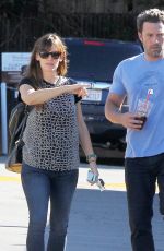 JENNIFER GARNER and Ben Affleck Arrives at Brentwood Country Mart