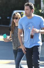 JENNIFER GARNER and Ben Affleck Arrives at Brentwood Country Mart