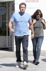 JENNIFER GARNER and Ben Affleck Arrives at Brentwood Country Mart