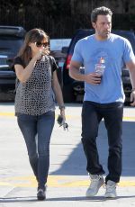 JENNIFER GARNER and Ben Affleck Arrives at Brentwood Country Mart
