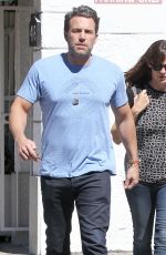 JENNIFER GARNER and Ben Affleck Arrives at Brentwood Country Mart