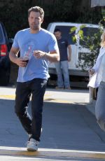 JENNIFER GARNER and Ben Affleck Arrives at Brentwood Country Mart