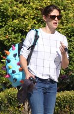 JENNIFER GARNER Out and About in Brentwood 0910