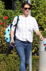 JENNIFER GARNER Out and About in Brentwood 0910