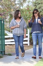 JENNIFER GARNER Out and About on Los Angeles 1610