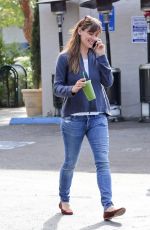 JENNIFER GARNER Out and About on Los Angeles 1610