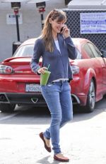 JENNIFER GARNER Out and About on Los Angeles 1610