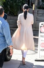 KIM KARDASHIAN Arriviesat Geoffrey