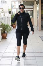 KIM KARDASHIAN in Leggings Arrives at a Gym in Los Angeles 2910