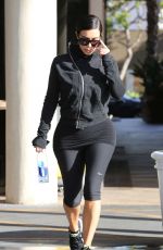 KIM KARDASHIAN in Leggings Arrives at a Gym in Los Angeles 2910