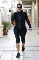KIM KARDASHIAN in Leggings Arrives at a Gym in Los Angeles 2910