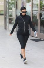 KIM KARDASHIAN in Leggings Arrives at a Gym in Los Angeles 2910