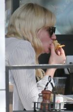 KIRSTEN DUNST Out for Lunch with Her Mother