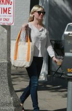 KIRSTEN DUNST Out for Lunch with Her Mother
