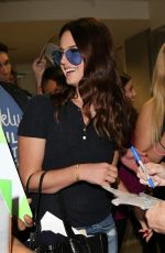 LANA DEL REY Signs Autographs at LAX 