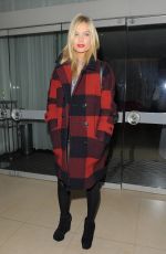 LAURA WHITMORE ar Tanya Burr Cosmetics Launch