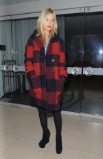 LAURA WHITMORE ar Tanya Burr Cosmetics Launch