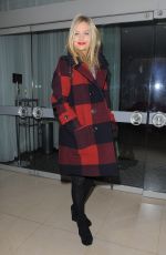 LAURA WHITMORE ar Tanya Burr Cosmetics Launch