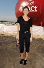 MARIA MENOUNOS at Ocean Spray Cranberry Extract Water Launch in Hermosa Beach