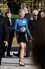 MICHELLE WILLIAMS at Louis Vuitton Fashion Show in Paris