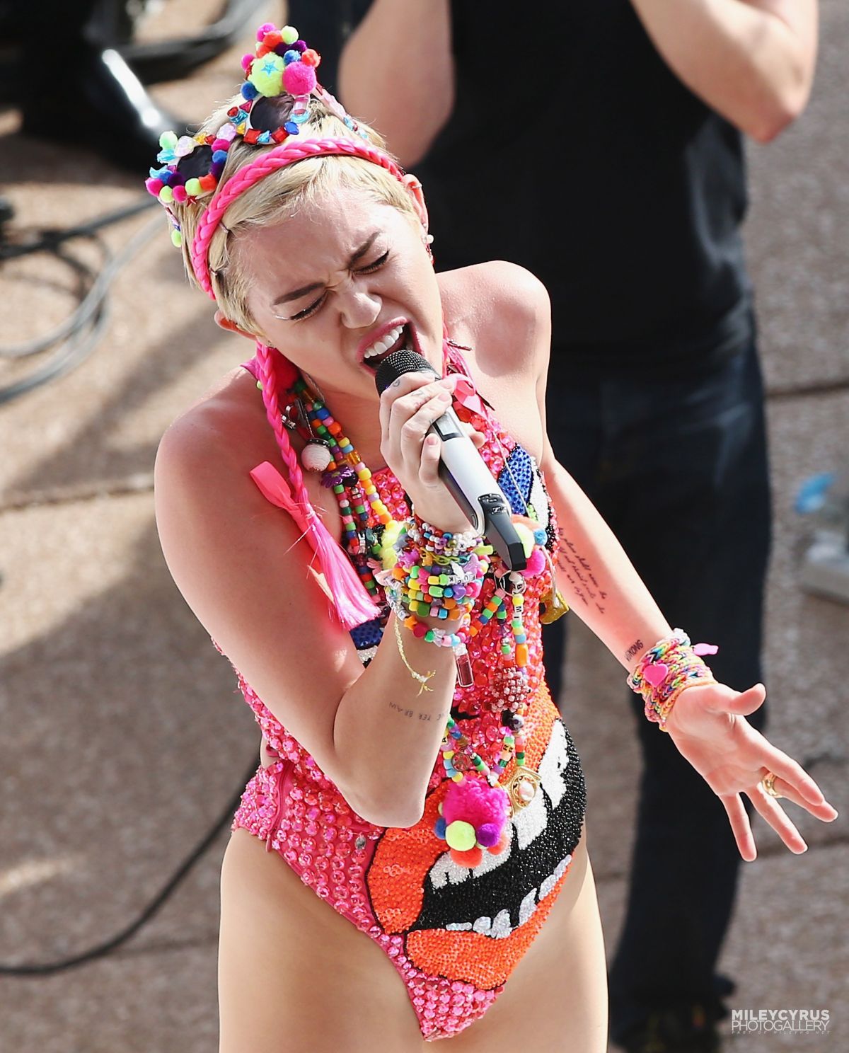 MILEY CYRUS Performs at Sunrise Morning TV at Opera House in Sydney MILEY CYRUS Performs at Sunrise Morning TV at Opera House in Sydney