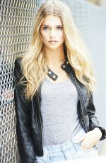RAINA LAWSON - White Cross Shoot
