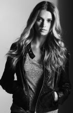 RAINA LAWSON - White Cross Shoot