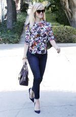 REESE WITHERSPOON Out and About in Brentwood 1610