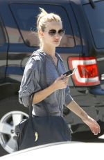 ROSIE HUNTINGTON-WHITELEY Out and About in Los Angeles 0610