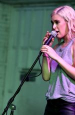 RUMER WILLIS Performs at a Concert in Los Angeles