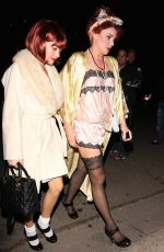 SARAH HYLAND at Kate Hudson