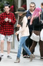 SARAH MICHELLE GELLAR Arrives at Airport in Sydney