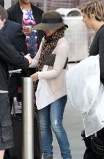 SARAH MICHELLE GELLAR Arrives at Airport in Sydney